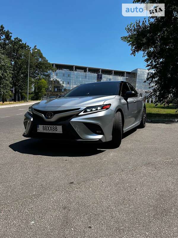 2018 toyota camry