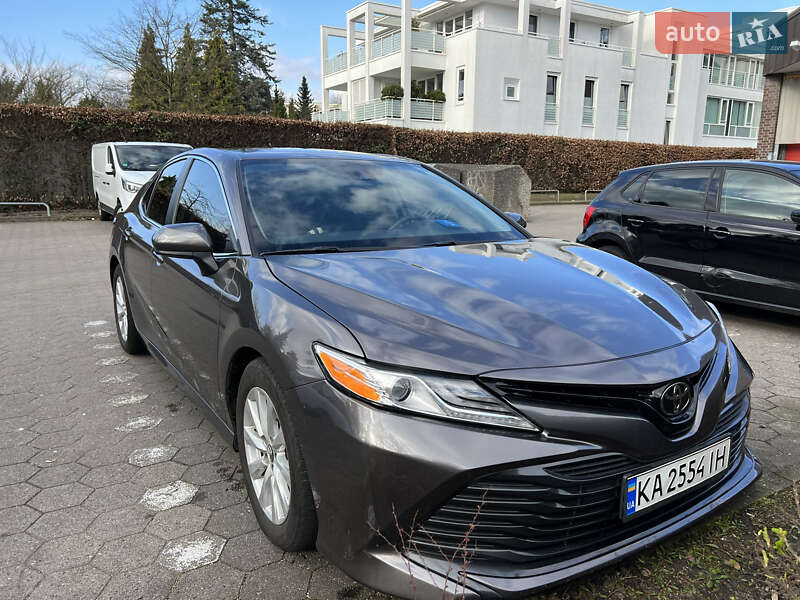 2019 toyota camry