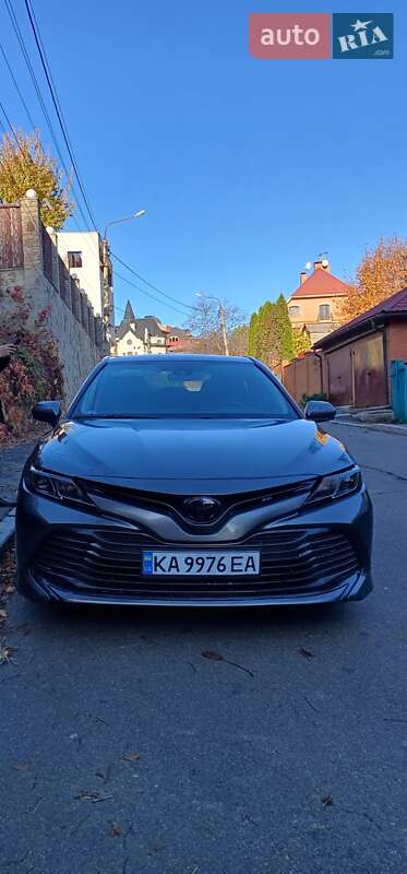 2019 toyota camry