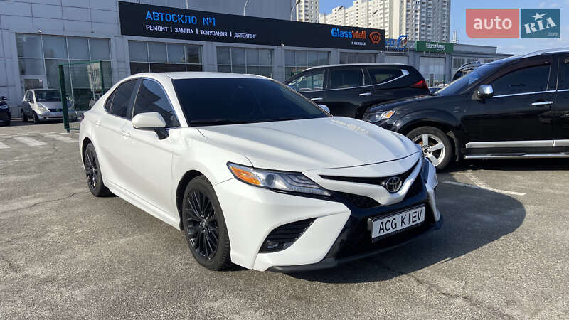 2019 toyota camry
