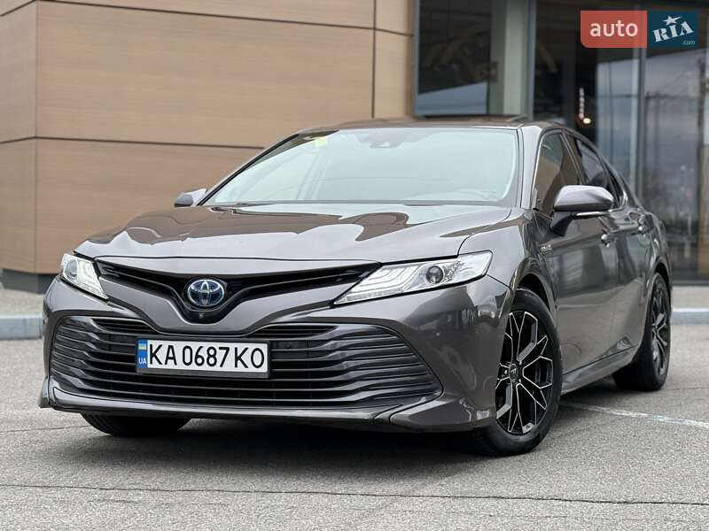 2019 toyota camry