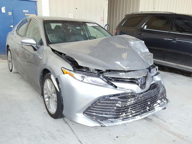 2018 toyota camry hybr