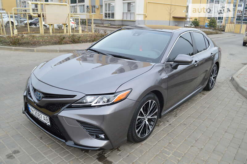 2019 toyota camry