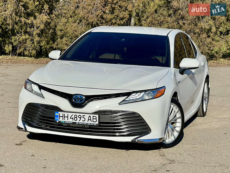 2019 toyota camry