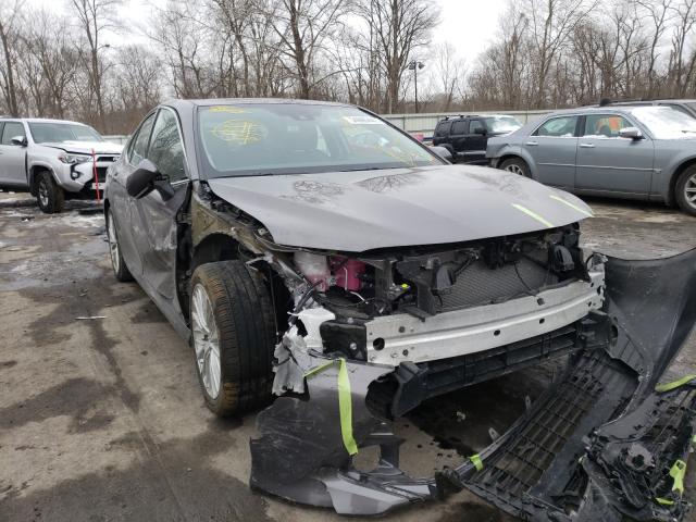 2018 toyota camry hybr