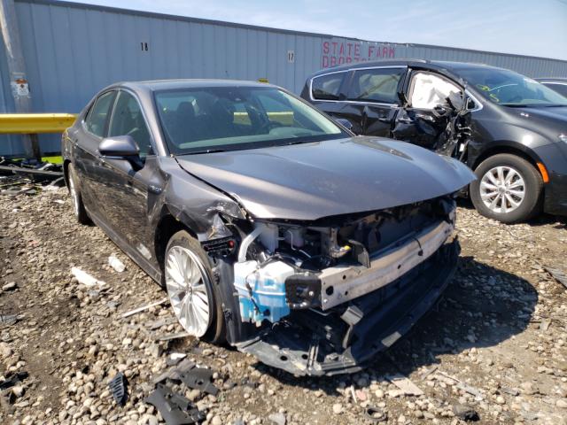 2018 toyota camry hybr