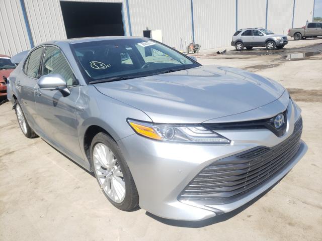2017 toyota camry hybr