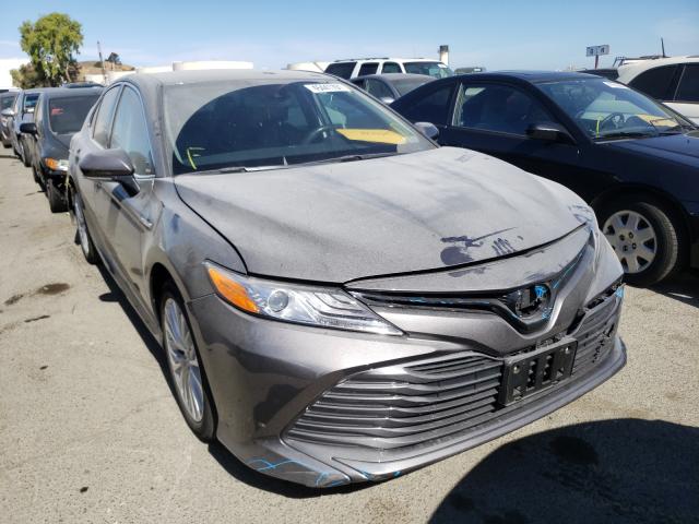 2019 toyota camry hybr