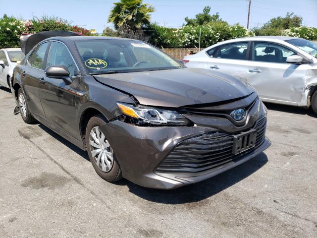 2019 toyota camry le