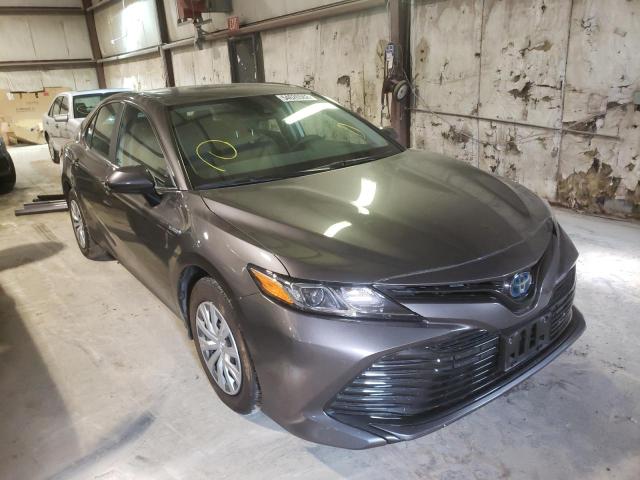 2019 toyota camry le