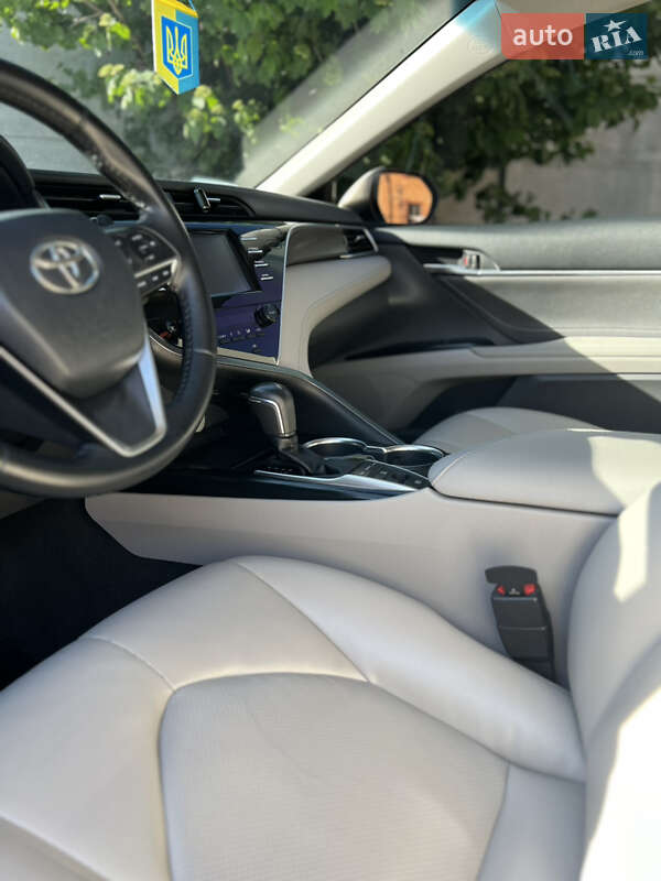 2018 toyota camry