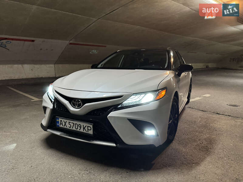 2018 toyota camry