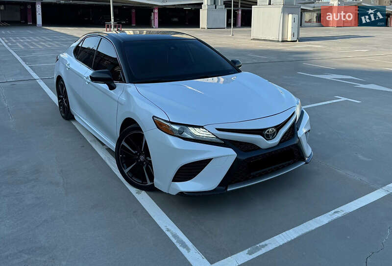 2019 toyota camry