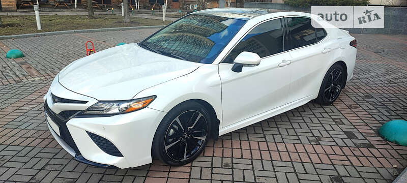 2018 toyota camry