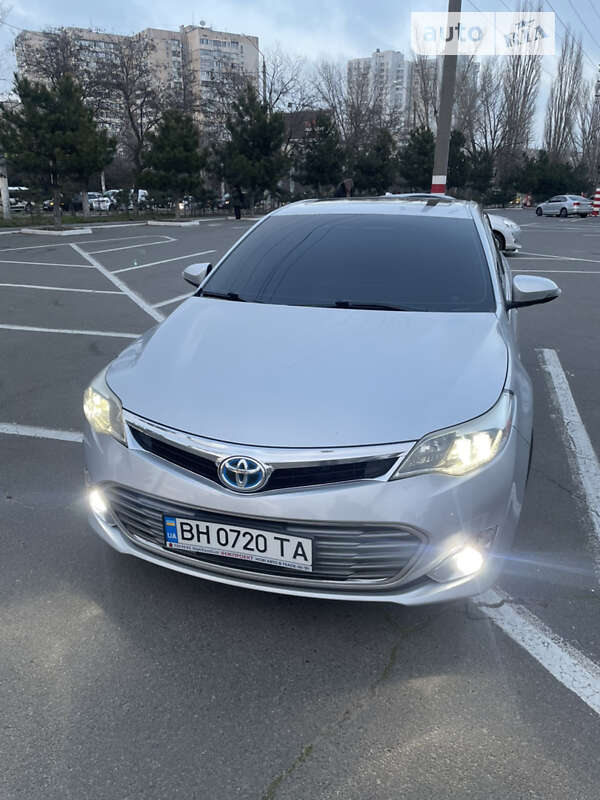 2013 toyota avalon hybrid limited