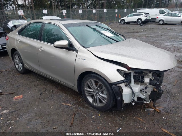 2016 toyota camry hybrid