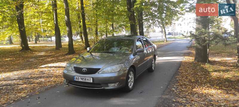 2005 toyota camry