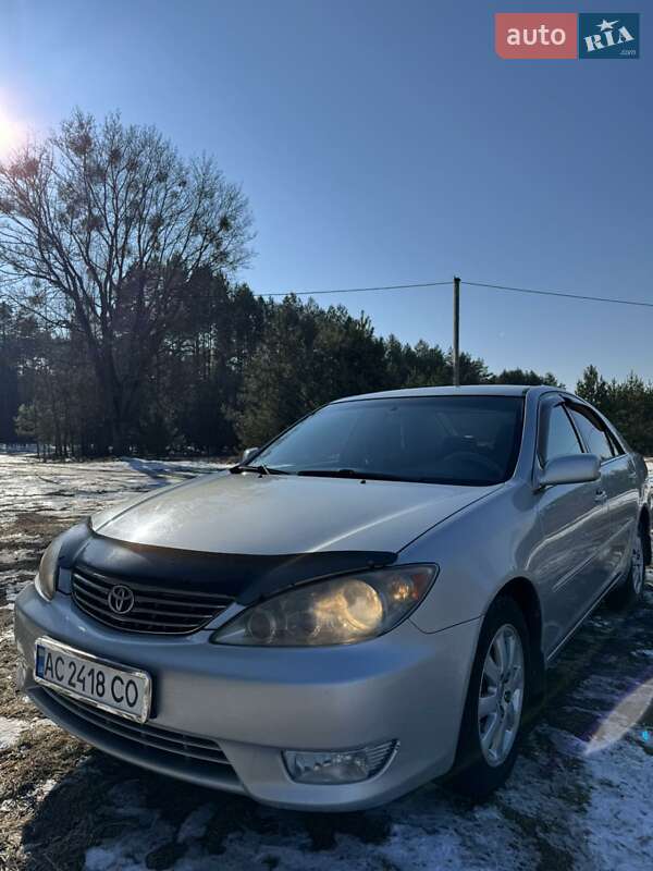 2004 toyota camry