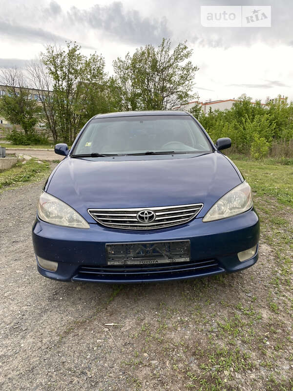 2005 toyota camry