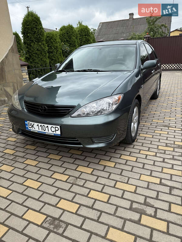 2005 toyota camry