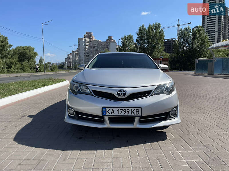 2012 toyota camry