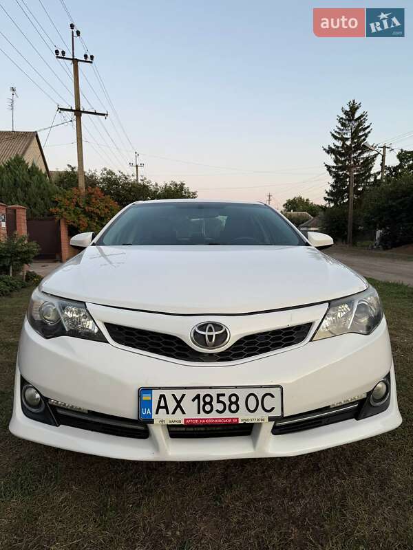 2012 toyota camry