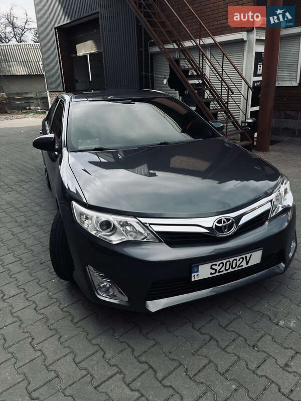2013 toyota camry