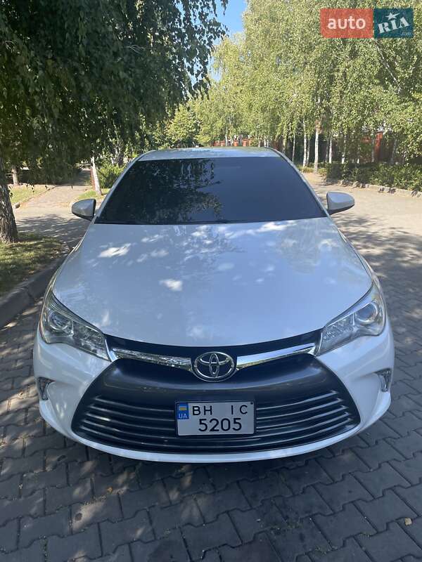 2016 toyota camry