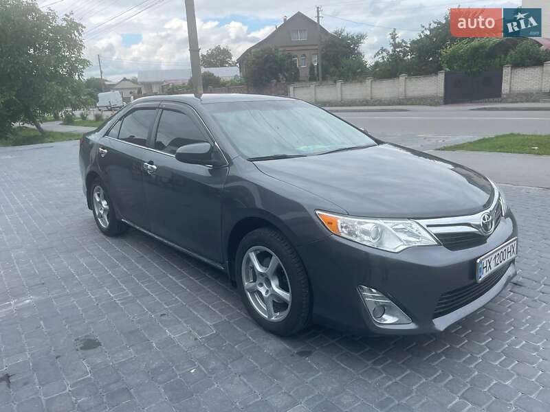 2012 toyota camry