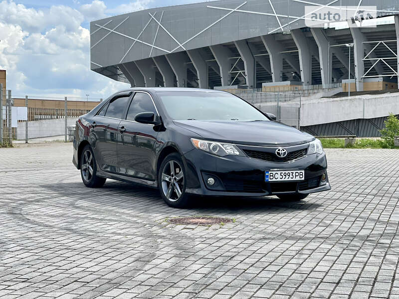 2013 toyota camry