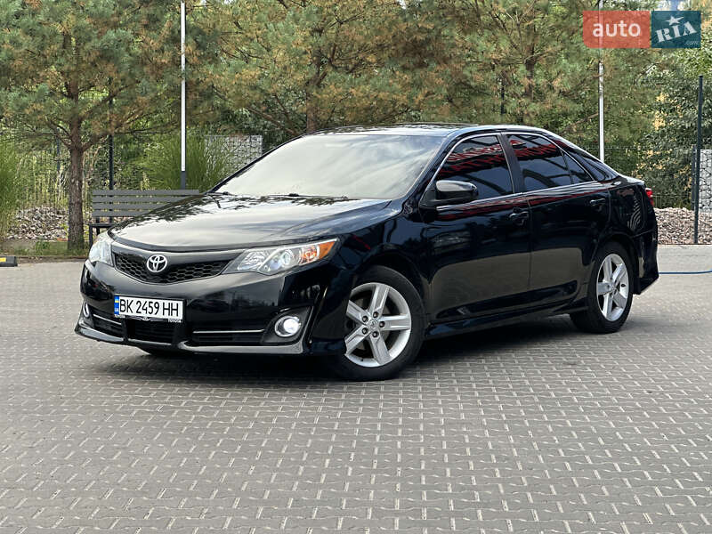 2013 toyota camry
