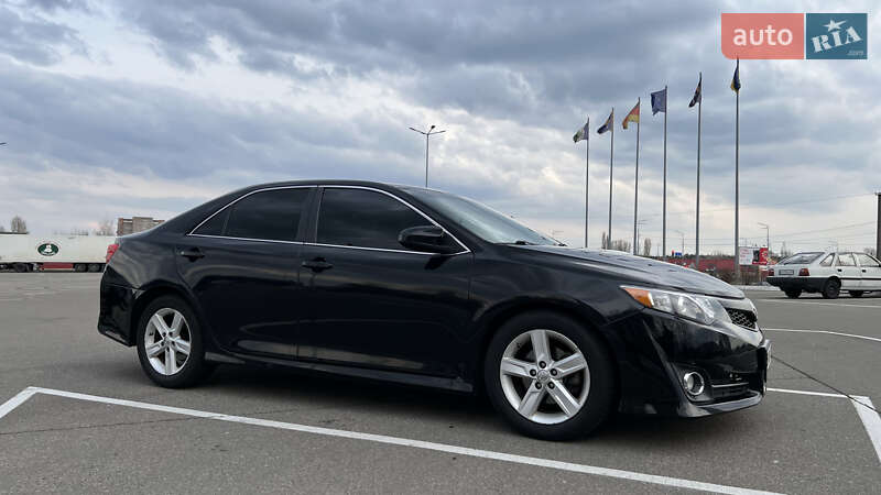 2013 toyota camry