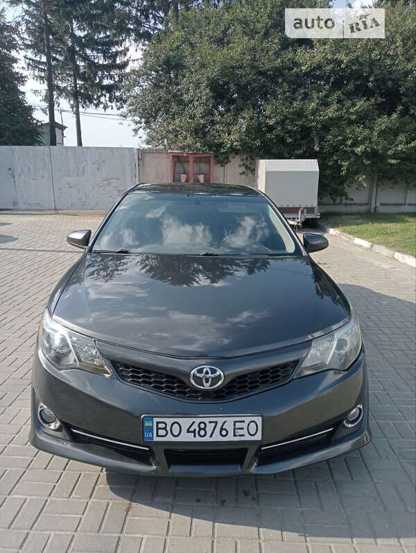 2014 toyota camry