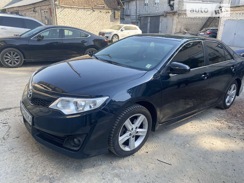 2014 toyota camry
