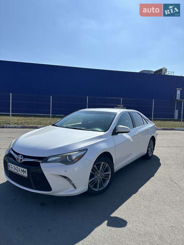 2016 toyota camry