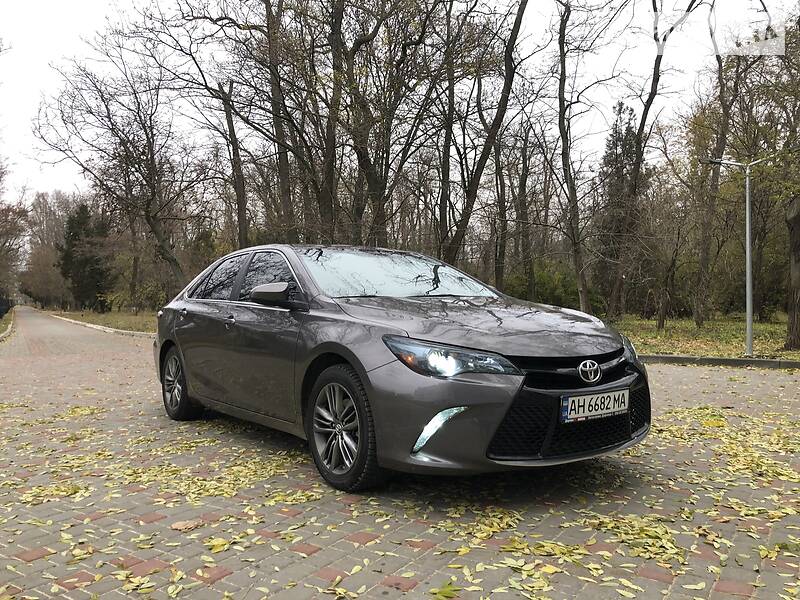2016 toyota camry