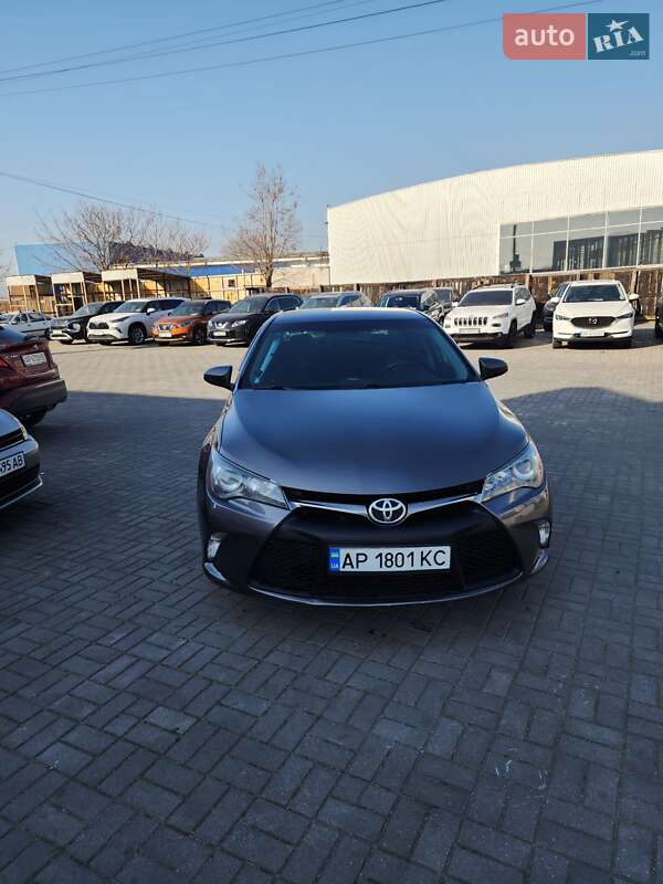 2016 toyota camry