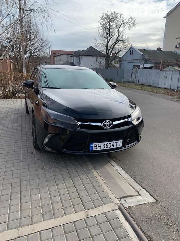 2016 toyota camry