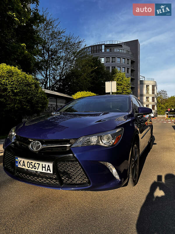 2016 toyota camry