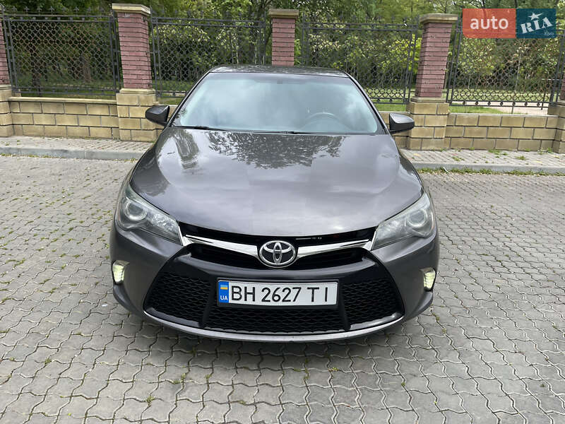 2016 toyota camry