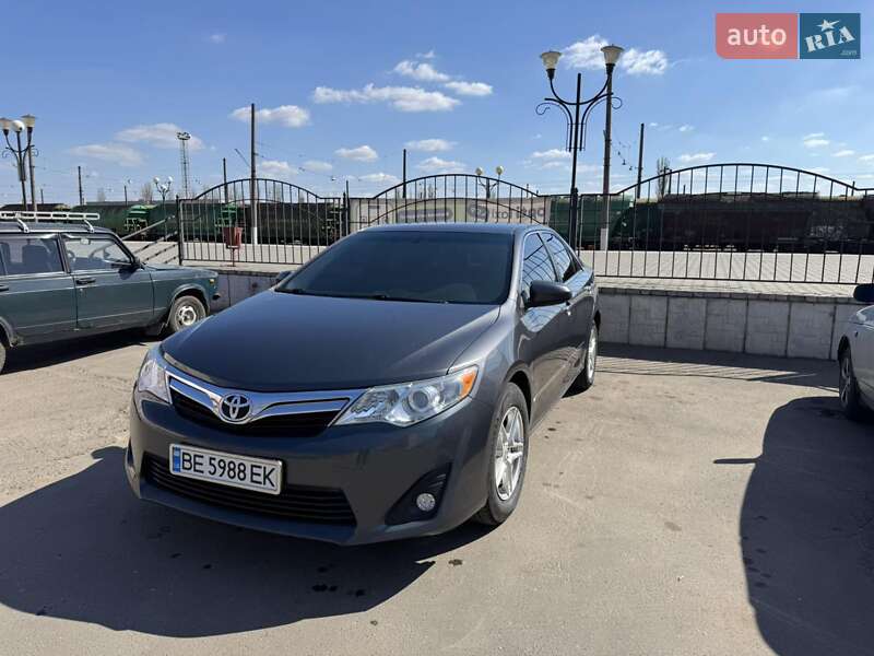 2013 toyota camry