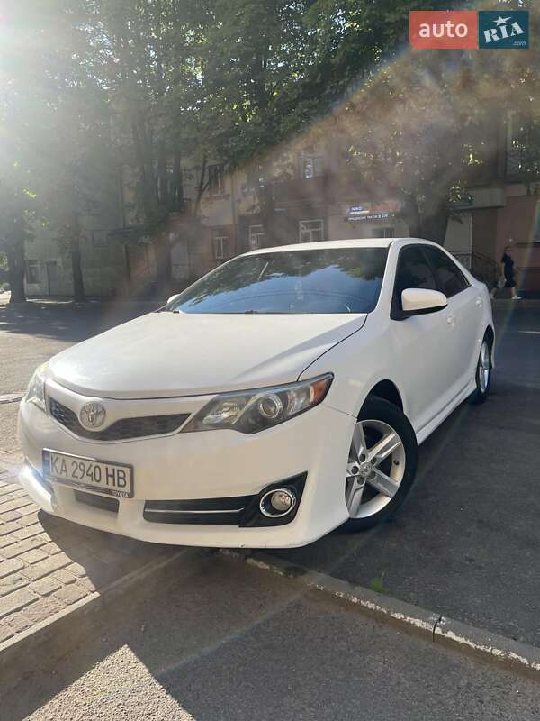 2012 toyota camry