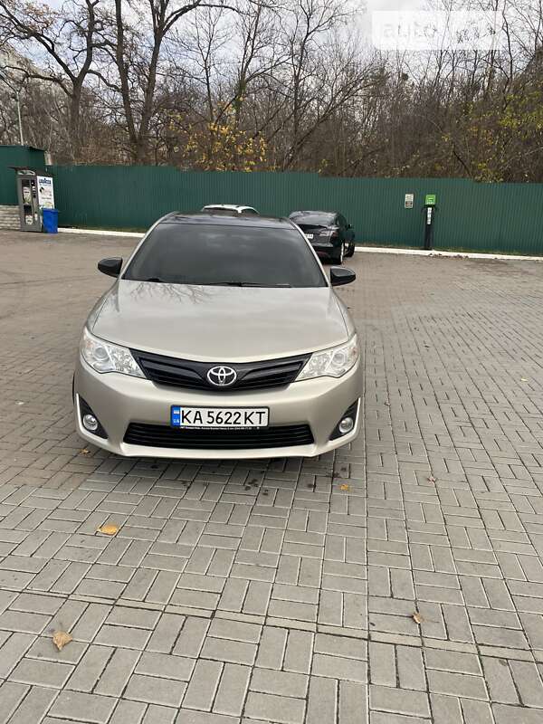 2013 toyota camry
