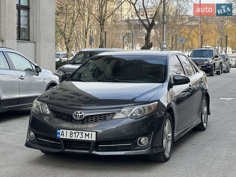 2014 toyota camry