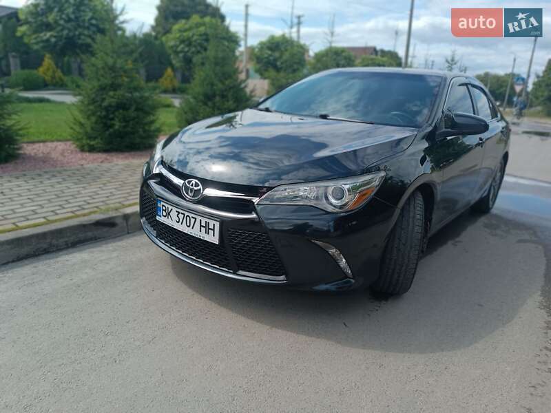 2016 toyota camry