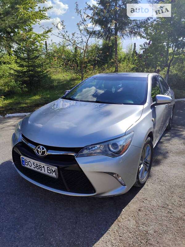 2016 toyota camry