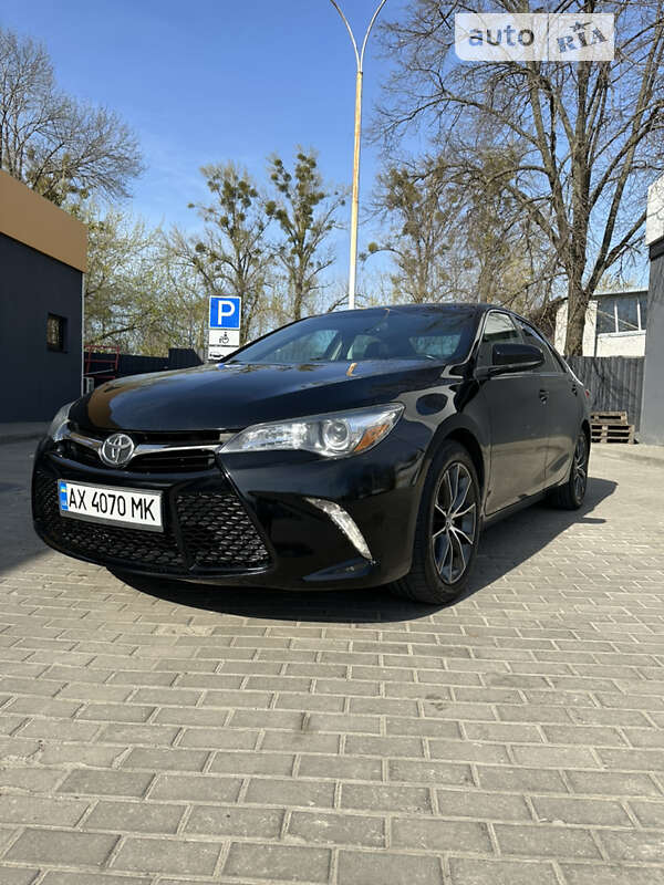 2016 toyota camry