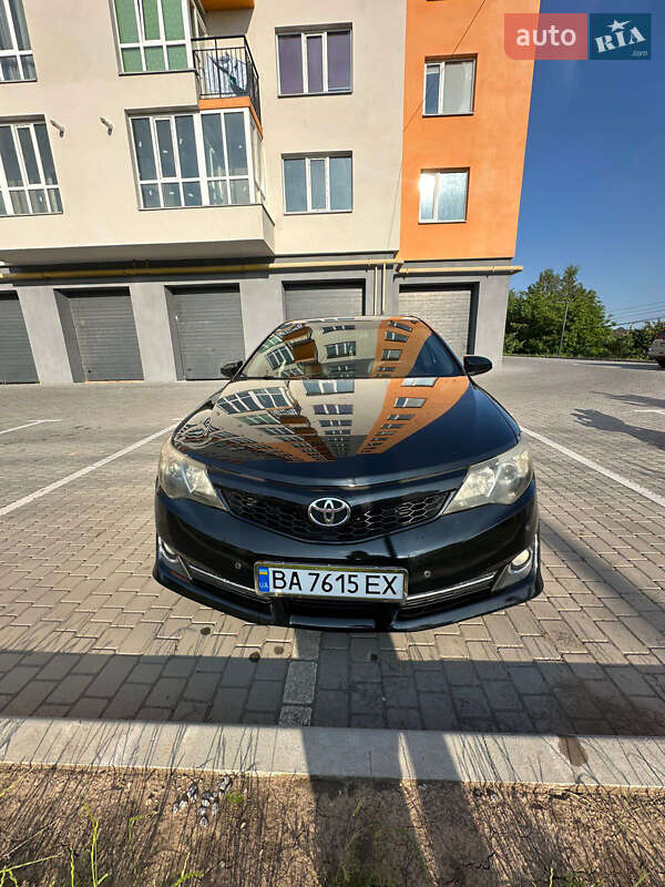2012 toyota camry