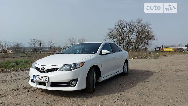 2013 toyota camry