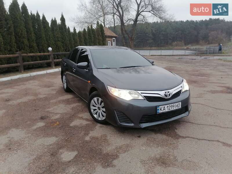2013 toyota camry